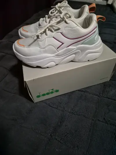 Zapatillas deportivas blancas Diadora para mujer - miniatura 1