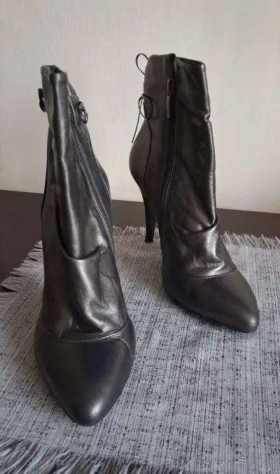 Botines de cuero grises con tacón alto - miniatura 1