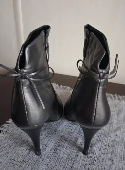 Botines de cuero grises con tacón alto - miniatura 3
