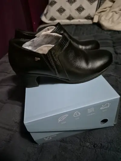 Zapatos de cuero negro con tacón bajo - miniatura 3