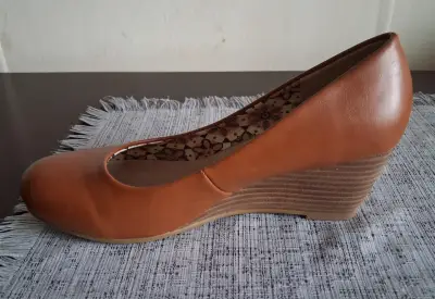 Zapatos con tacón chino cafés - miniatura 5