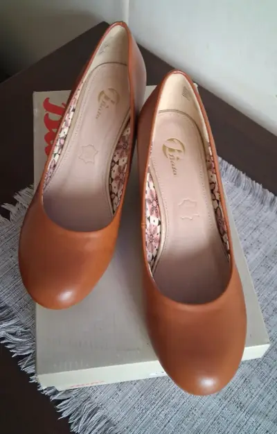 Zapatos con tacón chino cafés - miniatura 6