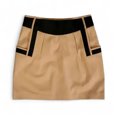 Falda corta beige con detalles negros - miniatura 1