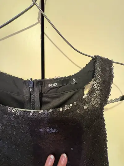 Vestido de fiesta negro con lentejuelas Index - miniatura 2