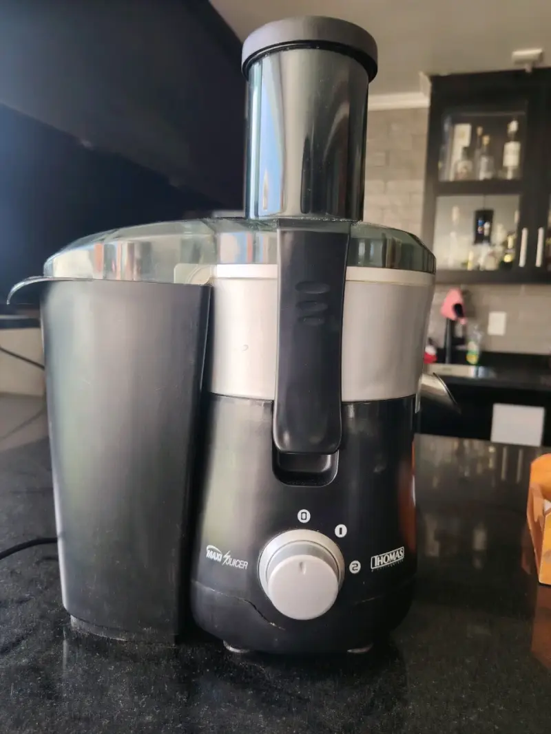 Extractor de jugos Thomas Maxi Juicer