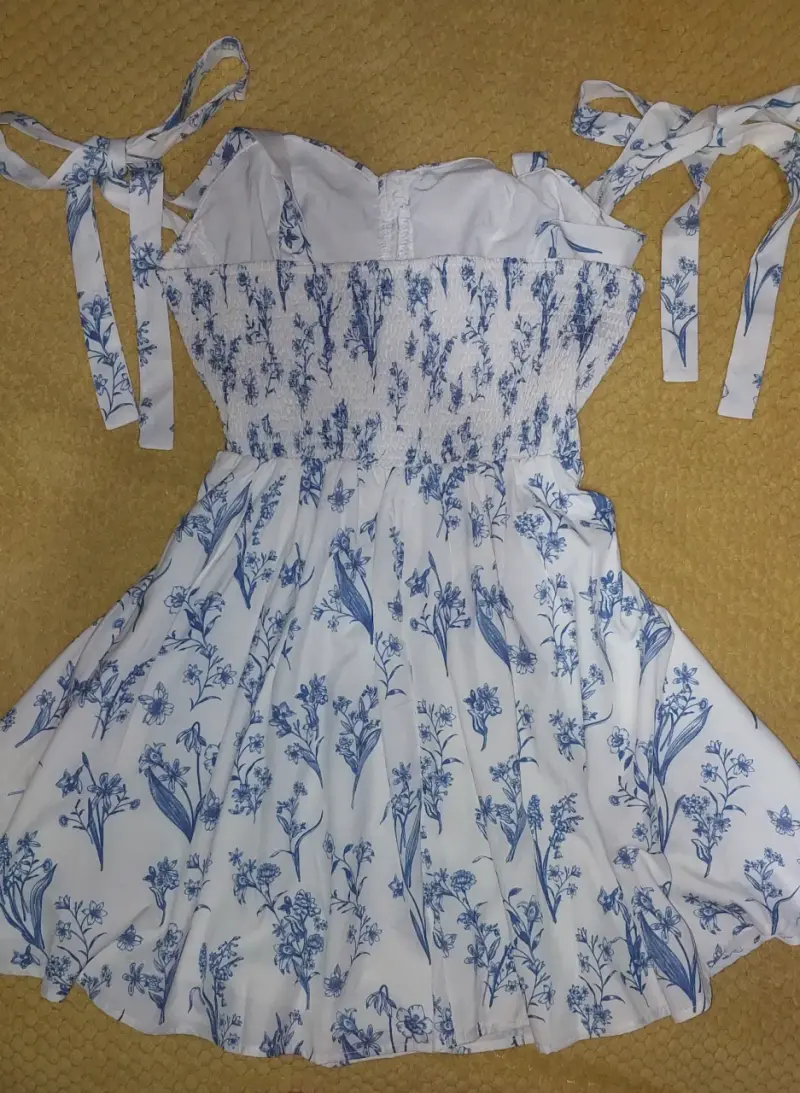 Vestido corto floral blanco y azul Shein - 2