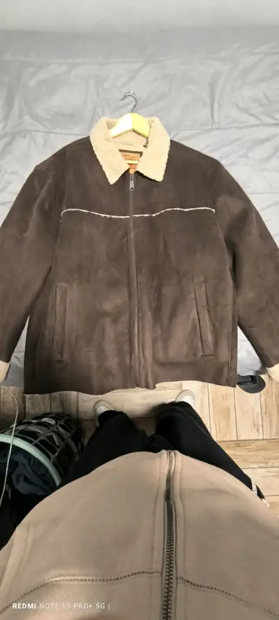 Chaqueta Levi's cuero sintético con forro de lan - miniatura 2