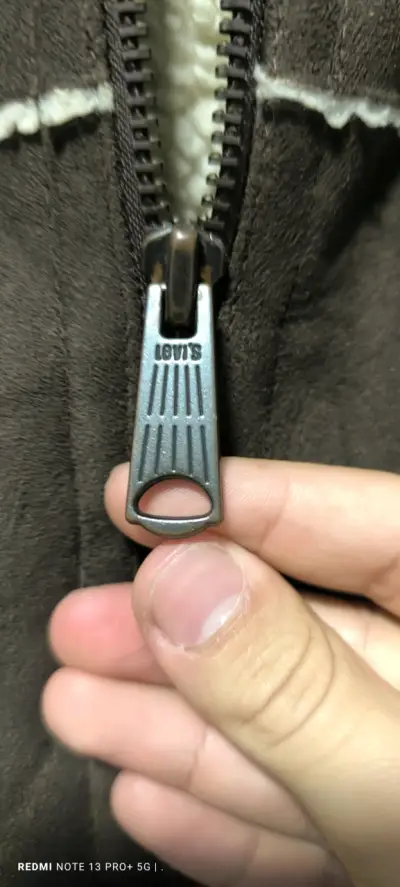 Chaqueta Levi's cuero sintético con forro de lan - miniatura 4