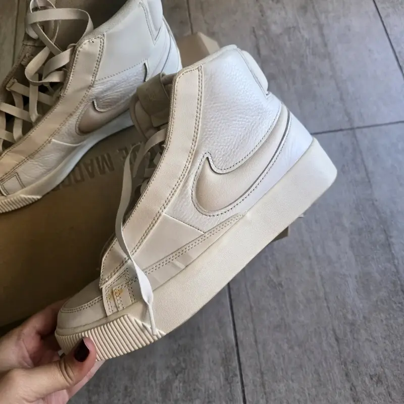 Zapatillas altas blancas Nike en buen estado - 1