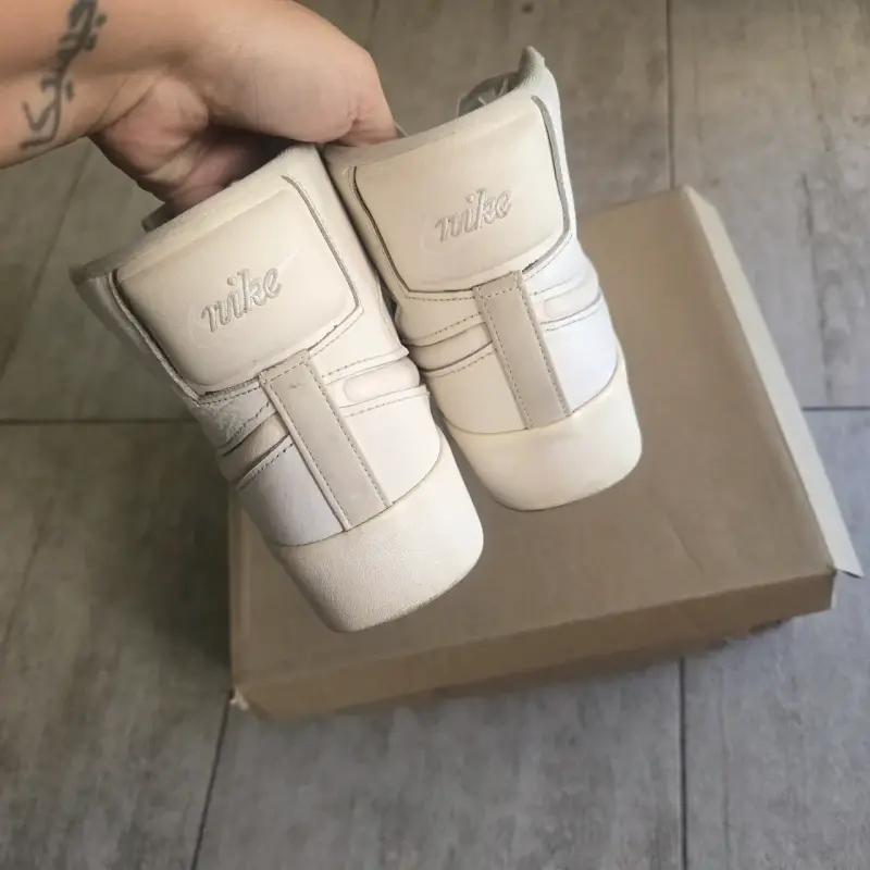 Zapatillas altas blancas Nike en buen estado - 5