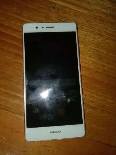 Smartphone Huawei con pantalla táctil - miniatura 1