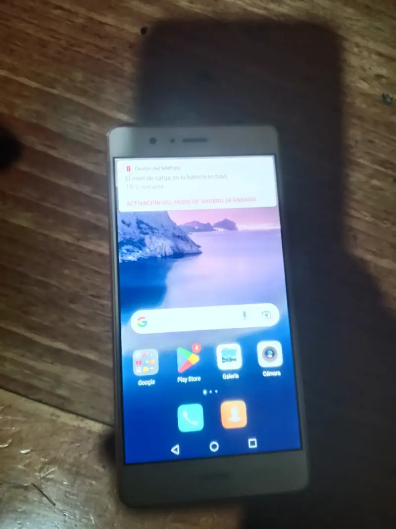 Smartphone Huawei con pantalla táctil - 3