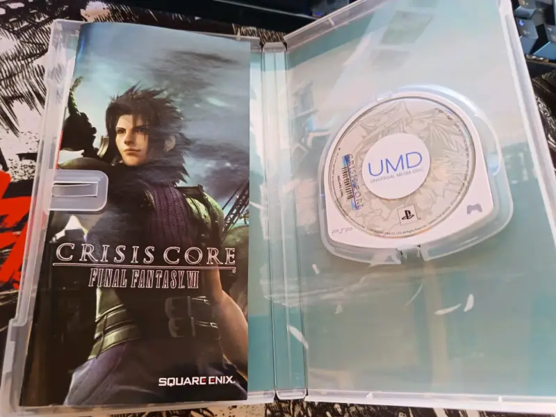 Juego PSP Crisis Core Final Fantasy VII - 3