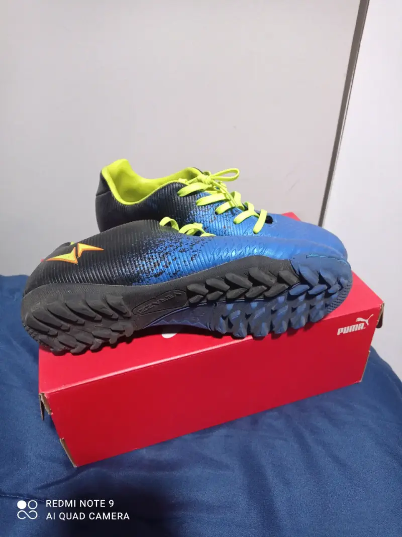 Zapatillas de fútbol azul y negro - 2