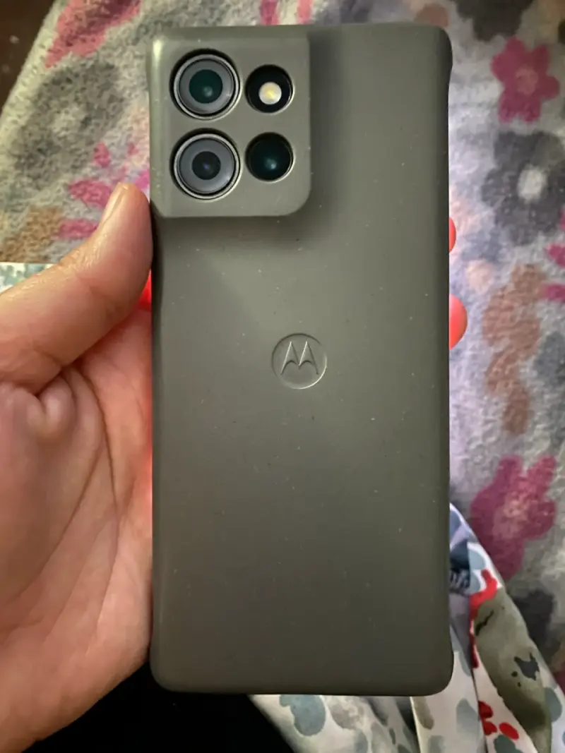 Motorola Edge 50 con 12GB RAM y 256GB - 1