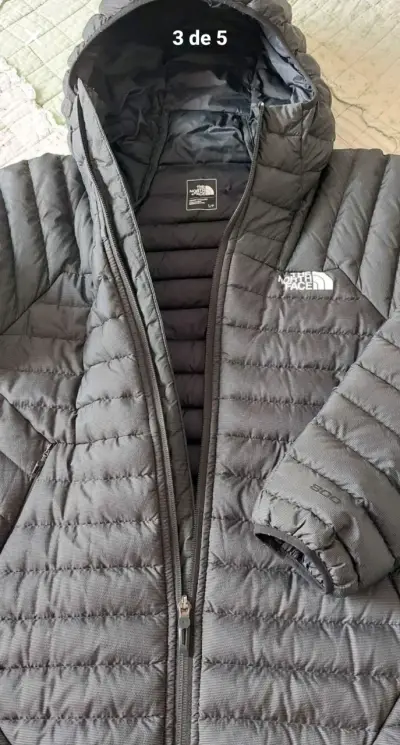 Chaqueta acolchada The North Face negr con capucha - miniatura 3