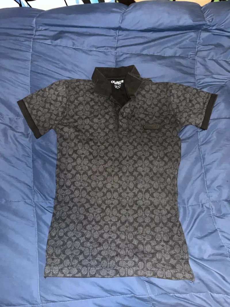 Polera Polo Coach Negra Estampada - 1