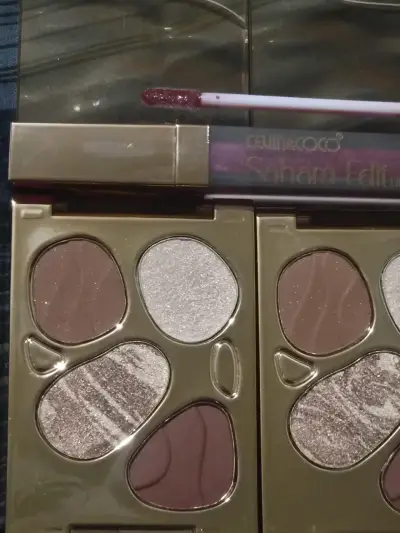 Set de maquillaje con paleta y brillo labial - miniatura 2