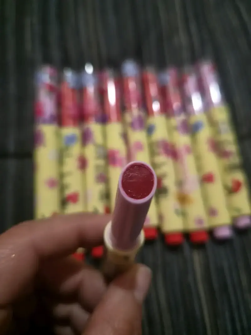 Set de labiales humectantes con diseño floral - 4