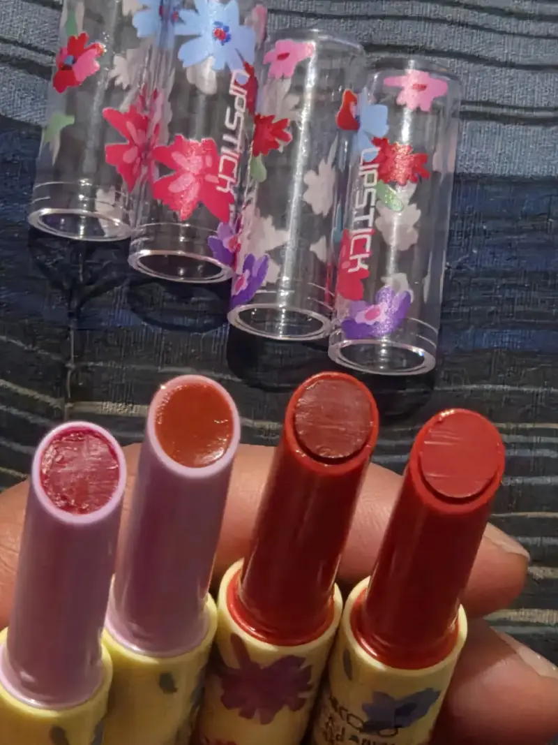 Set de labiales humectantes con diseño floral - 6