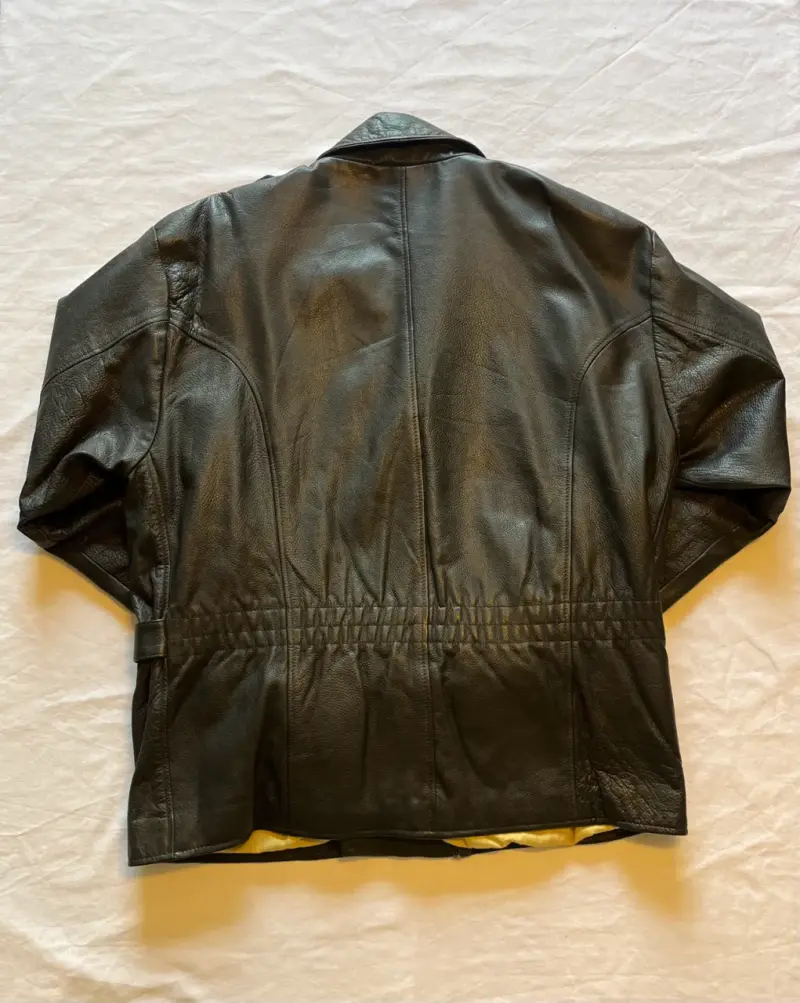 Chaqueta de cuero negra con cinturón - 4