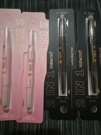 Labiales y delineadores 2 en 1 Kevin & Coco - miniatura 1
