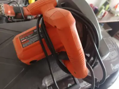 Sierra circular Black+Decker con estuche - miniatura 2