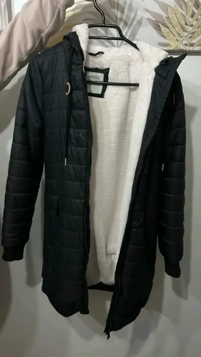 Parka negra con chiporro interior talla S - miniatura 2