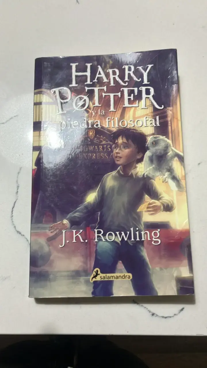 Libro Harry Potter y la Piedra Filosofal de J.K. Rowling - 1