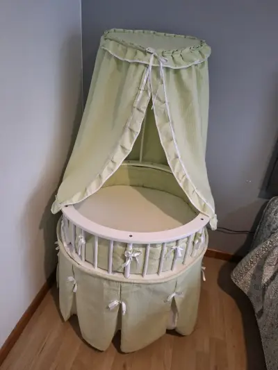 Cuna redonda con dosel primeros meses - miniatura 5