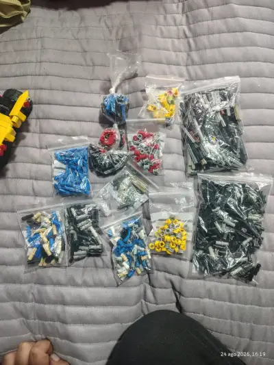 Caja de piezas de construcción tipo Lego variadas - miniatura 5