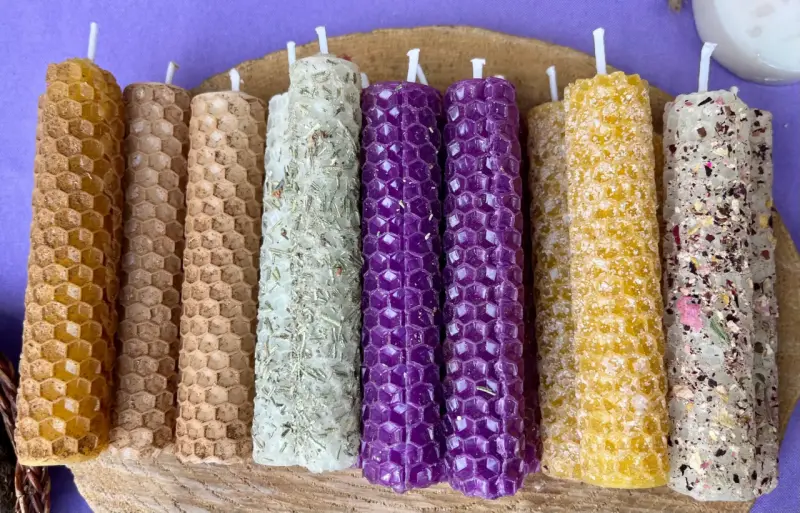 Velas de miel artesanales vestidas e intencionadas - 4