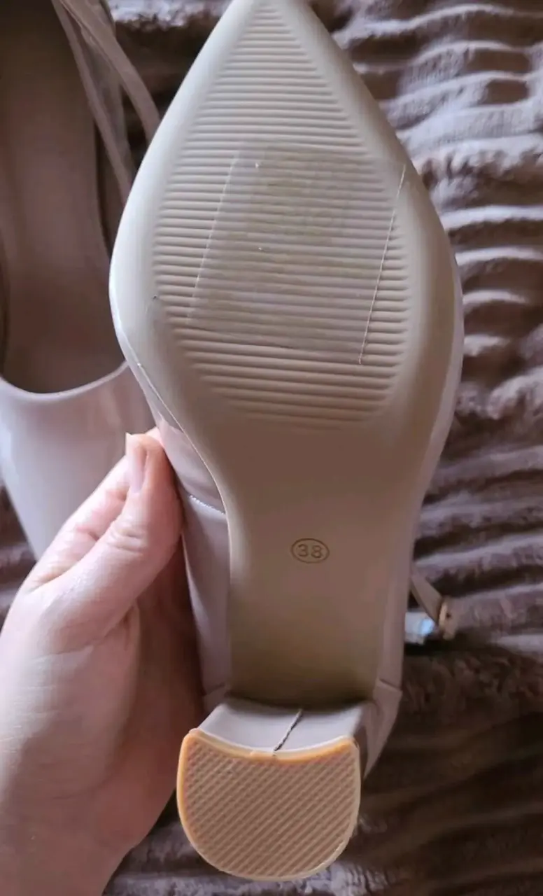 Zapatos de tacón alto beige con correa - 5