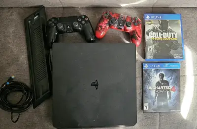 Consola PS4 con dos controles y juegos incluidos - miniatura 1