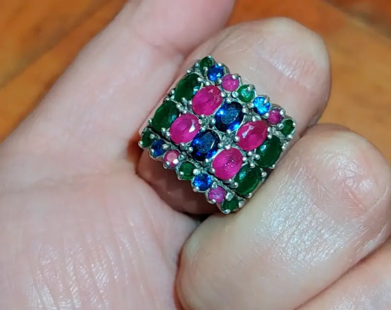 Anillo de plata con piedras de rubí,esmeralda y za - 1