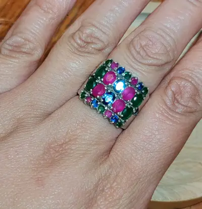Anillo de plata con piedras de rubí,esmeralda y za - miniatura 2