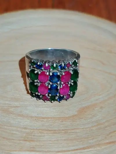Anillo de plata con piedras de rubí,esmeralda y za - miniatura 3