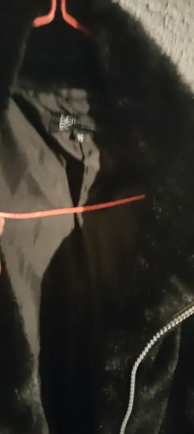 Chaqueta de piel sintética negra con cierre - miniatura 5