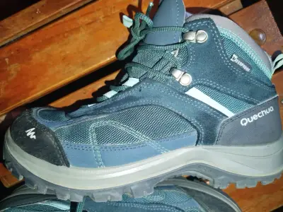 Botas de trekking impermeables Quechua azul - miniatura 1