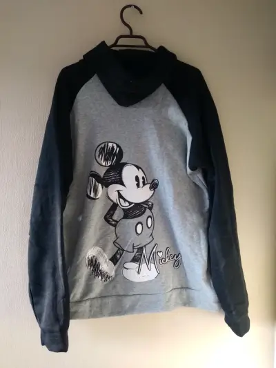 Polerón Disney Mickey Mouse gris y negro - miniatura 2