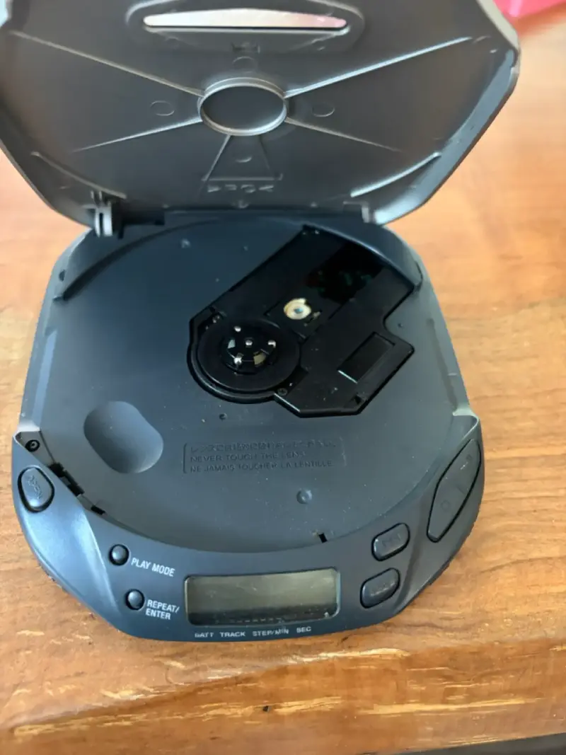 Reproductor de CD portátil Sony Discman Groove - 2