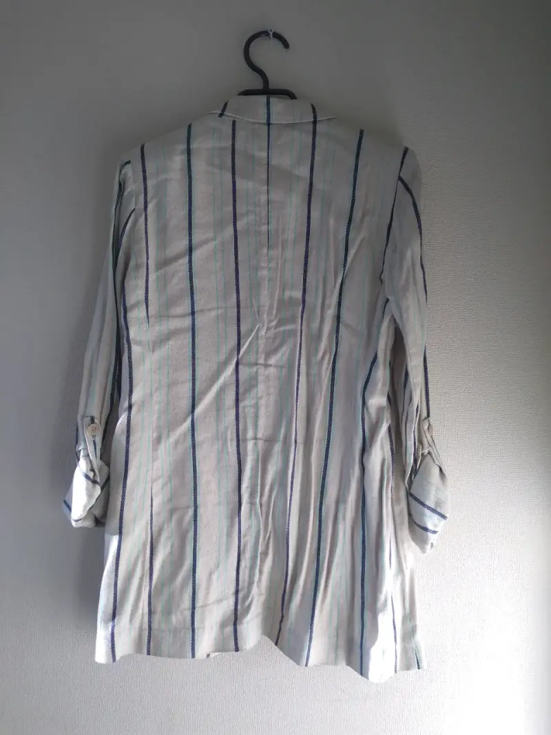 Blazer de rayas para mujer en tonos claros - 2