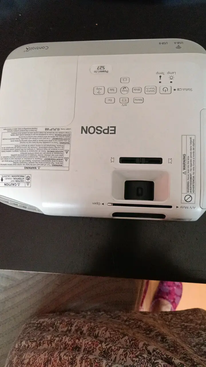 Proyector Epson PowerLite S27 con HDMI - 1