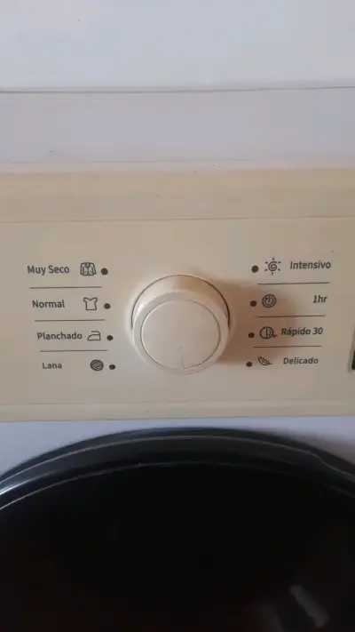 Secadora Daewoo de carga frontal - miniatura 2