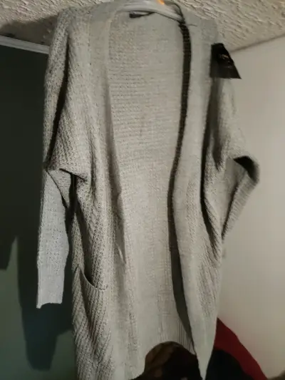 Cárdigan largo gris de punto para mujer - miniatura 1