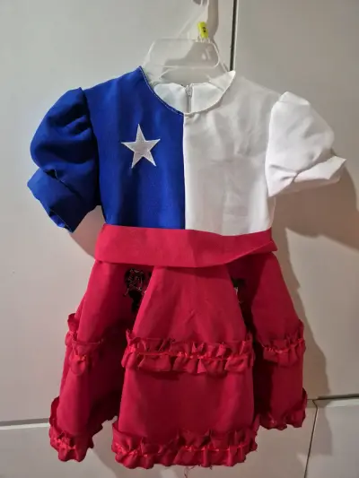 Vestido de niña con diseño bandera chilena - miniatura 1