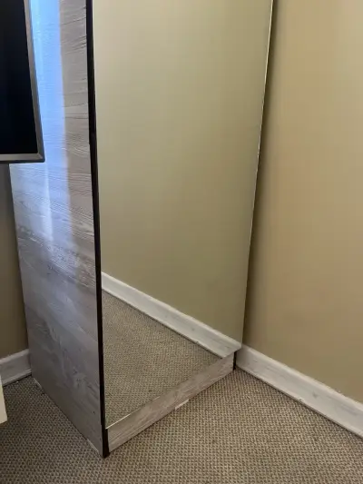 Armario con espejo de madera moderno - miniatura 4