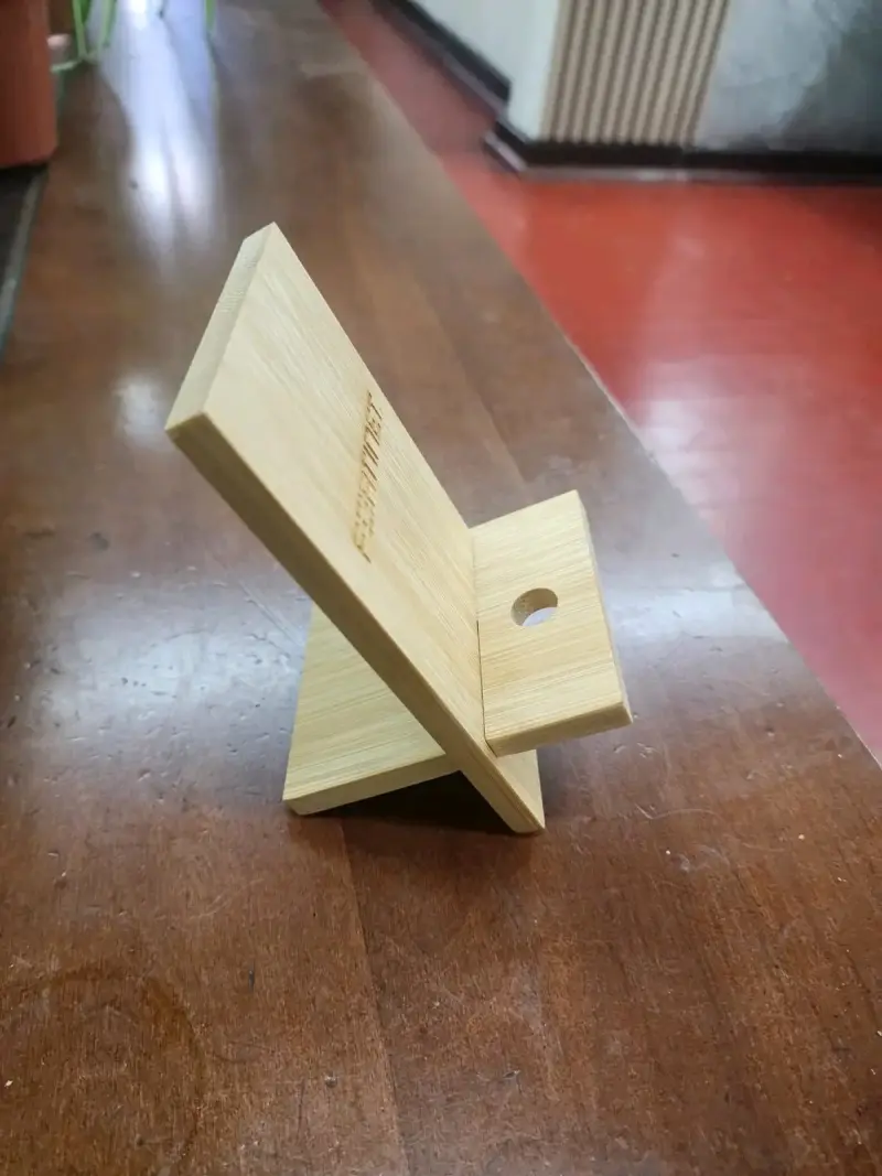 Soporte de madera para celular - 3