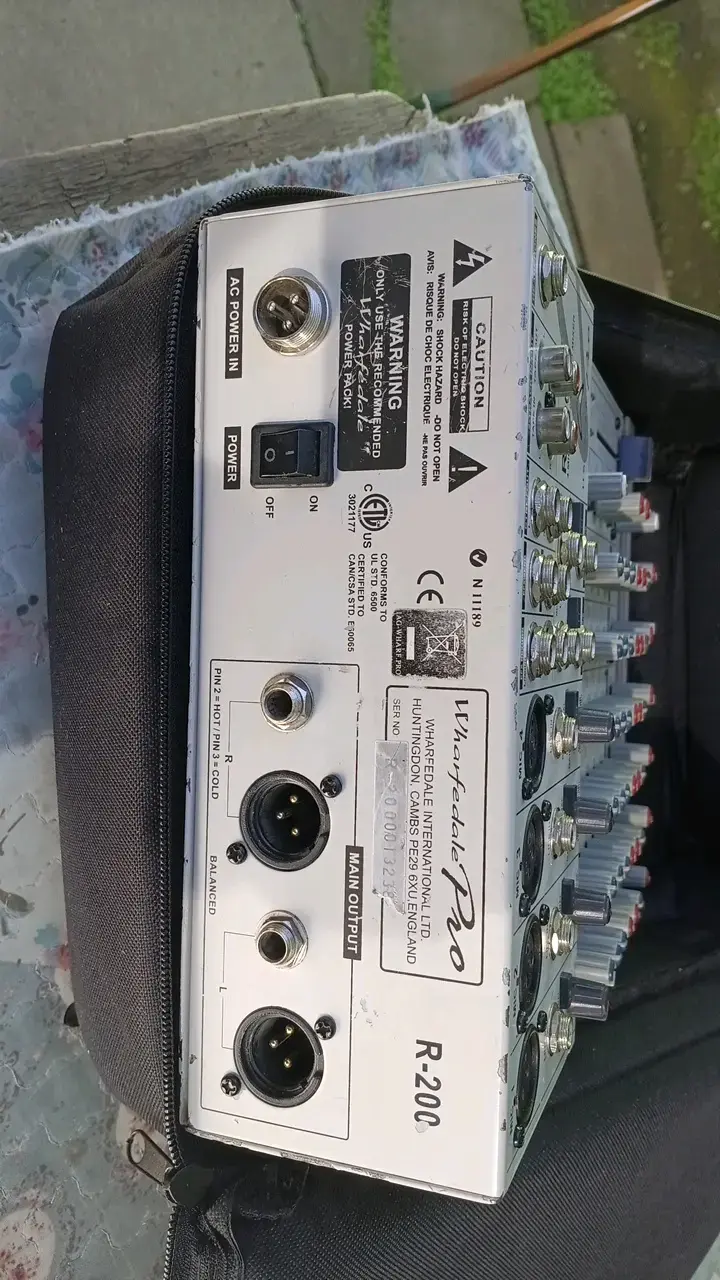Mezclador de Audio Wheatfield Pro R-200 - 2