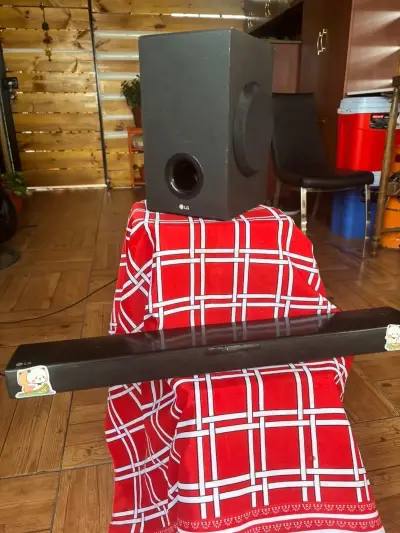 Sistema de sonido LG con subwoofer y control remoto - miniatura 6